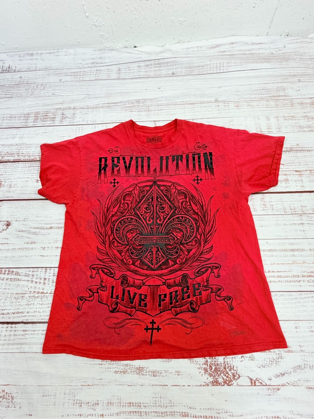 Vintage MMA Elite size XL Red Revolution Live Free graphic t-shirt